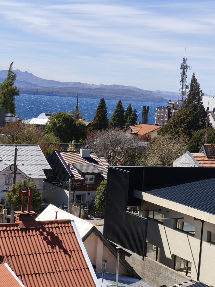 Comodo departamento centro con cochera cubierta