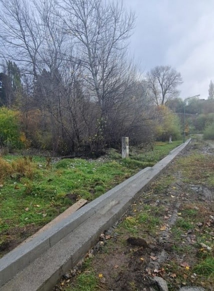 Lote urbano con servicios en nuevo loteo