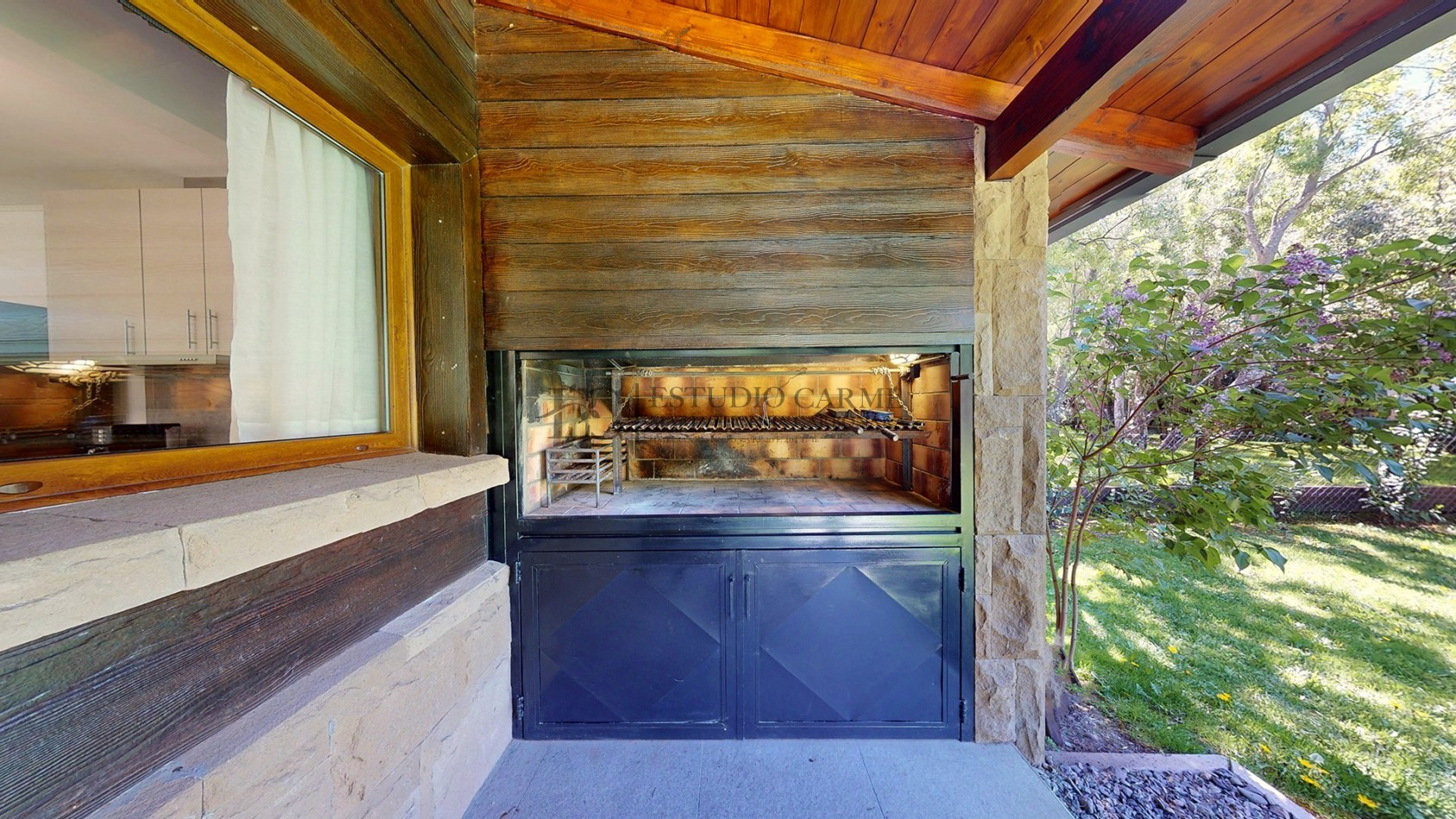 Casa en barrio privado Barrancas de Melipal en venta a 4,5 km del centro de Bariloche con seguridad y pileta