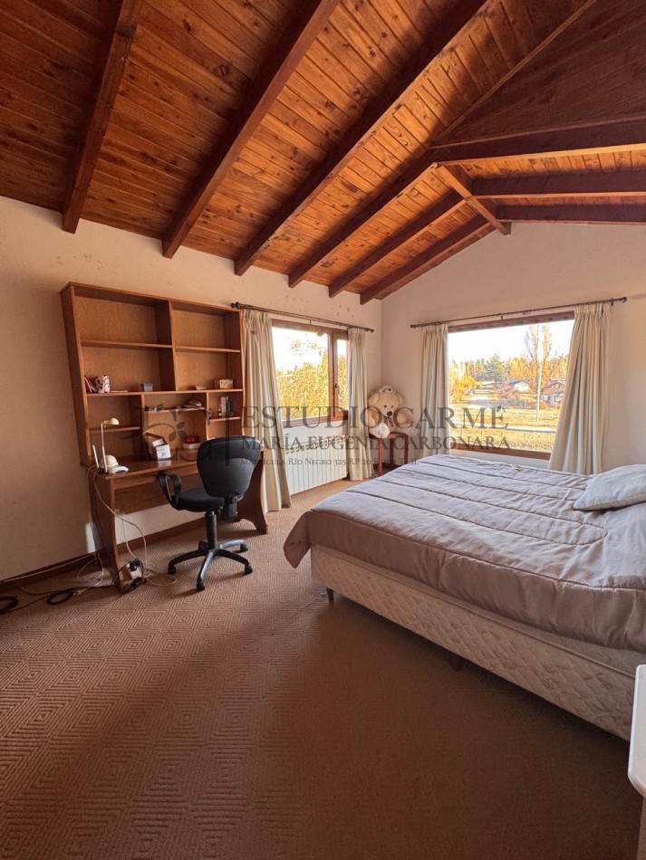 Casa 6 amb + amplio quincho o depto cochera cubierta en Dina Huapi a 15 km de Bariloche zona residencial jardin 