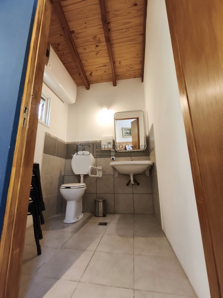 Casa en Lago Moreno con departamento + local u oficina en venta a 100 m de Playa del Viento Bariloche ideal vivienda mas renta turistica y emprendimiento