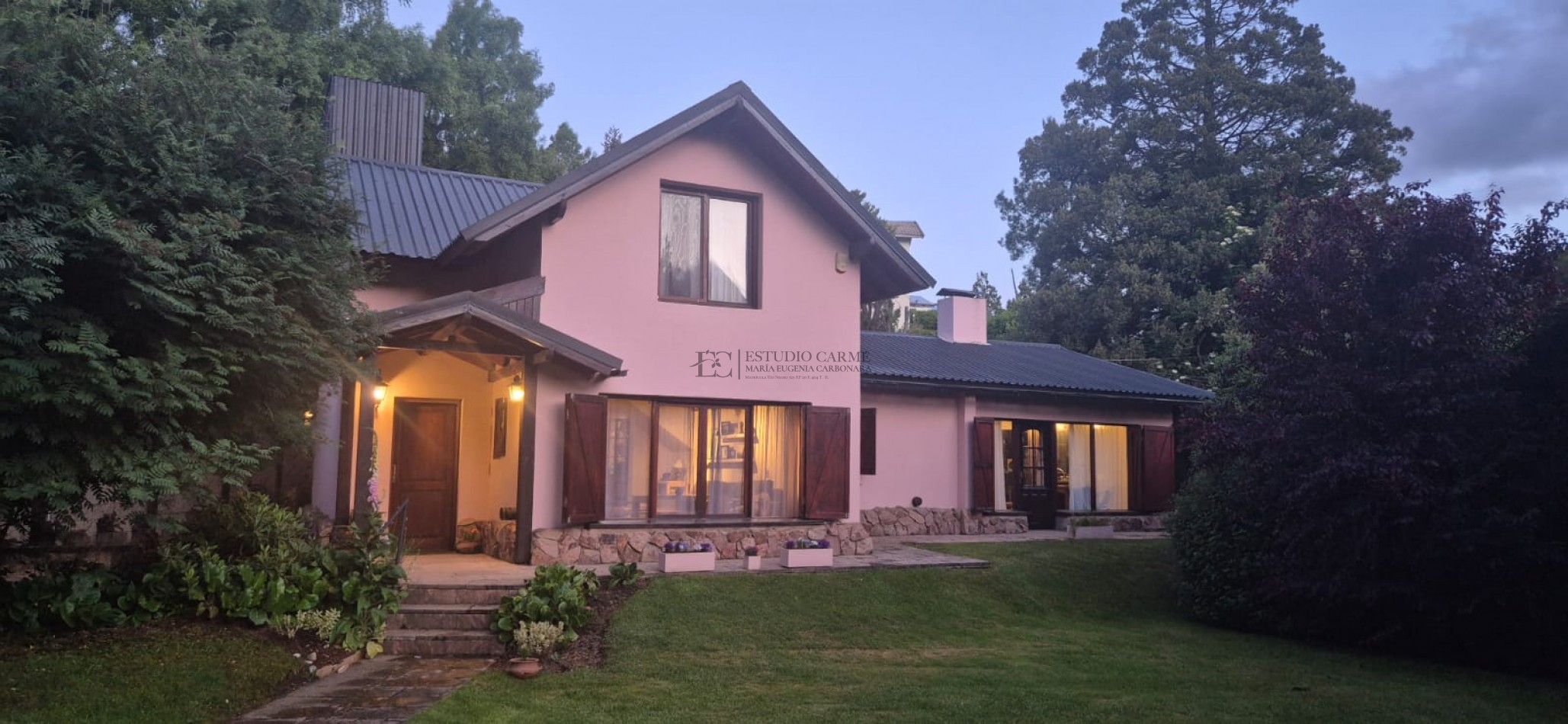 Casa + depto anexo en Barrio La Cascada de Bariloche. Alt. Bustillo Km 6 ideal vivienda y renta turistica venta inversion taller