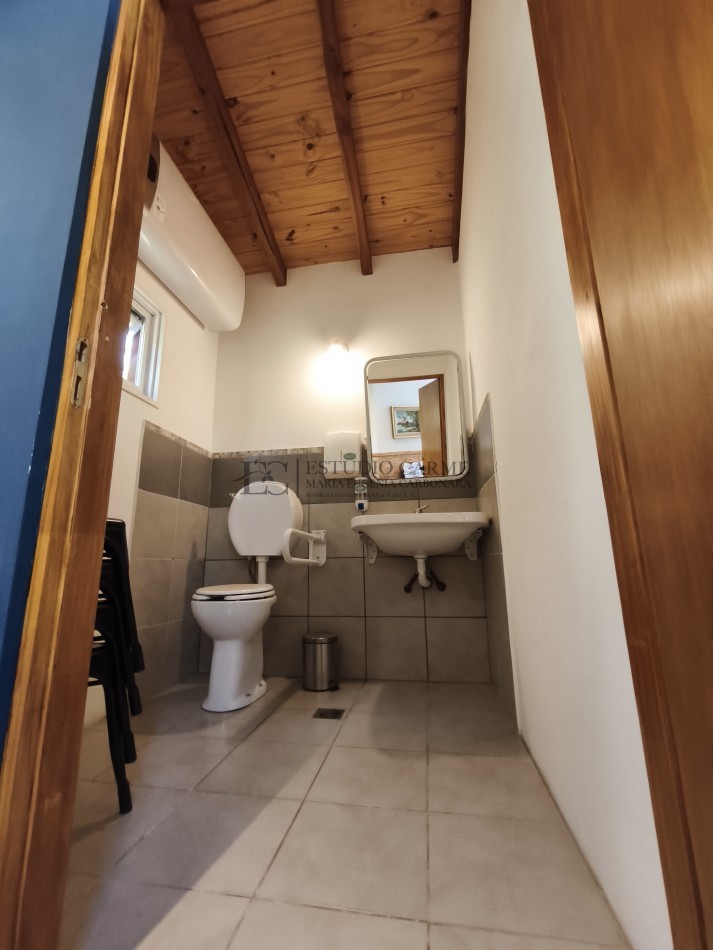 Casa en Lago Moreno con departamento + local u oficina en venta a 100 m de Playa del Viento Bariloche ideal vivienda mas renta turistica y emprendimiento