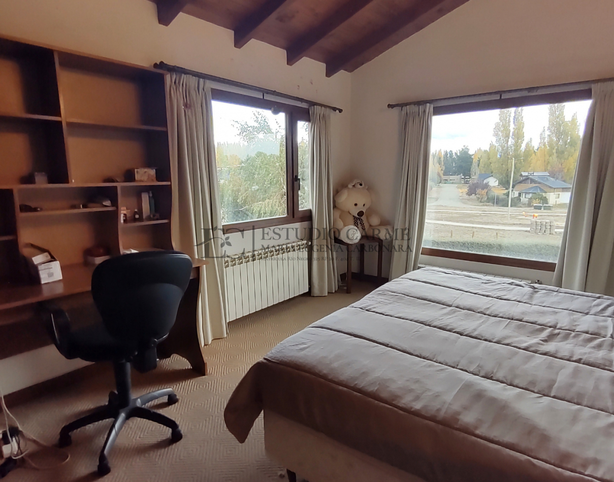 Casa 6 amb + amplio quincho o depto cochera cubierta en Dina Huapi a 15 km de Bariloche zona residencial jardin 