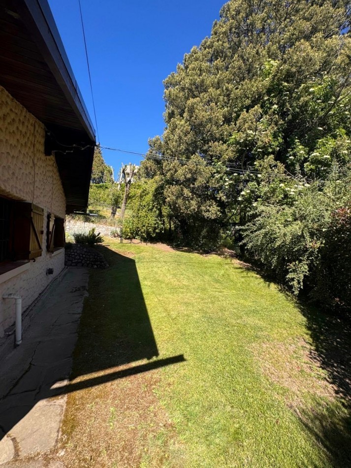 Casa + depto anexo en Barrio La Cascada de Bariloche. Alt. Bustillo Km 6 ideal vivienda y renta turistica venta inversion taller