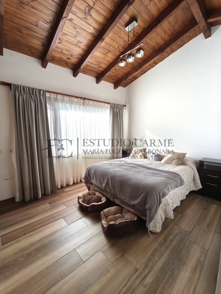 Casa en barrio privado Barrancas de Melipal en venta a 4,5 km del centro de Bariloche con seguridad y pileta