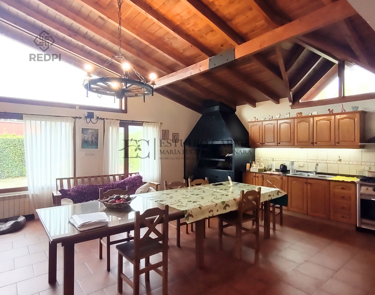 Casa 6 amb + amplio quincho o depto cochera cubierta en Dina Huapi a 15 km de Bariloche zona residencial jardin 