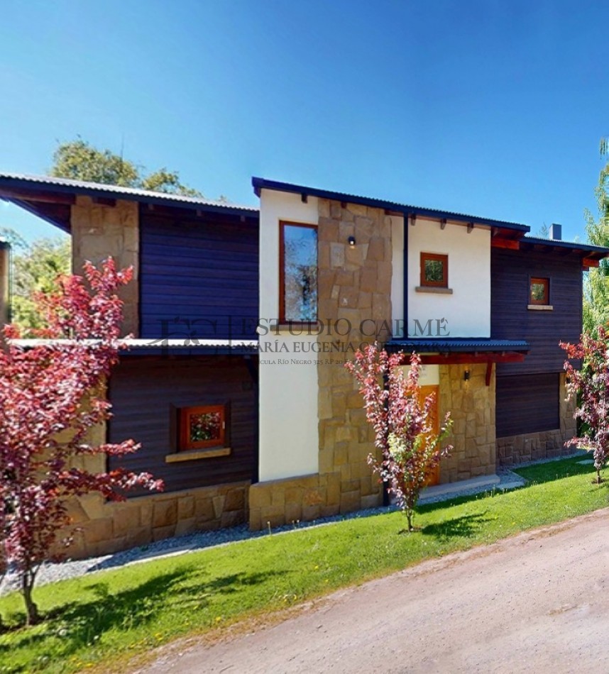 Casa en barrio privado Barrancas de Melipal en venta a 4,5 km del centro de Bariloche con seguridad y pileta
