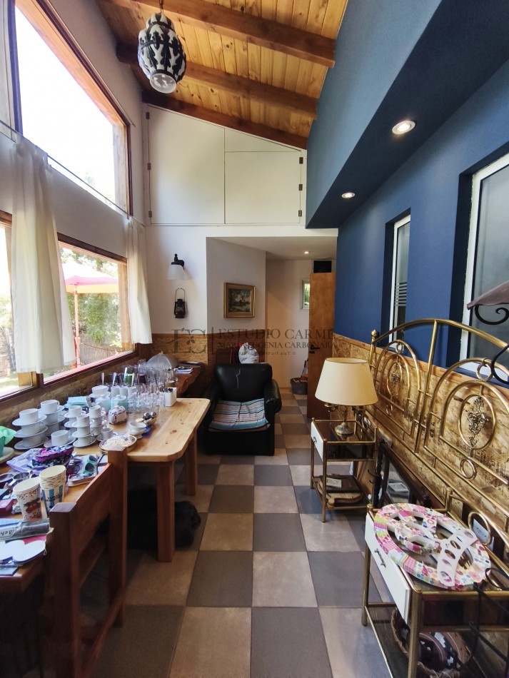 Casa en Lago Moreno con departamento + local u oficina en venta a 100 m de Playa del Viento Bariloche ideal vivienda mas renta turistica y emprendimiento