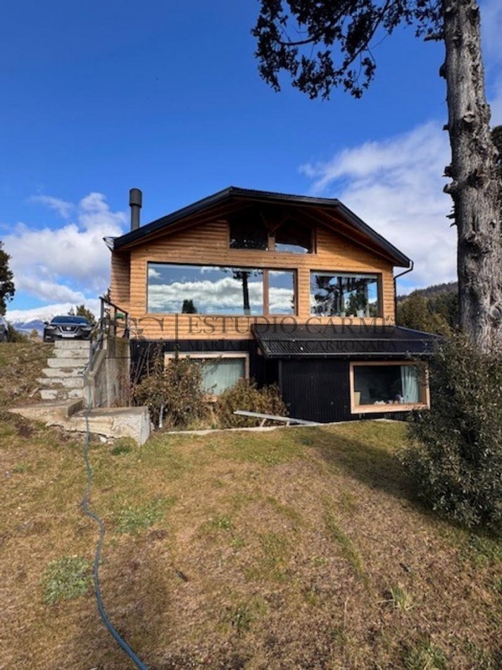Casa con vista B° cerrado Las Bandurrias, Bariloche, en venta