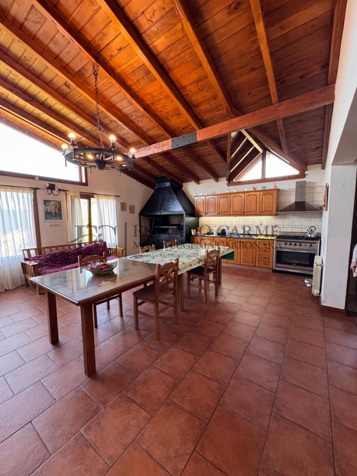 Casa 6 amb + amplio quincho o depto cochera cubierta en Dina Huapi a 15 km de Bariloche zona residencial jardin 