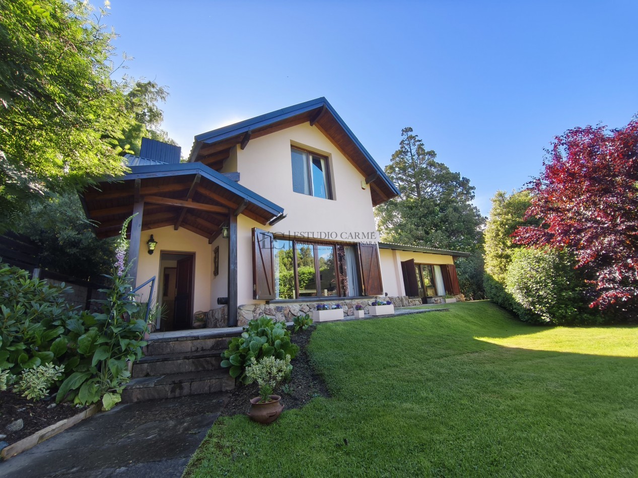 Casa + depto anexo en Barrio La Cascada de Bariloche. Alt. Bustillo Km 6 ideal vivienda y renta turistica venta inversion taller