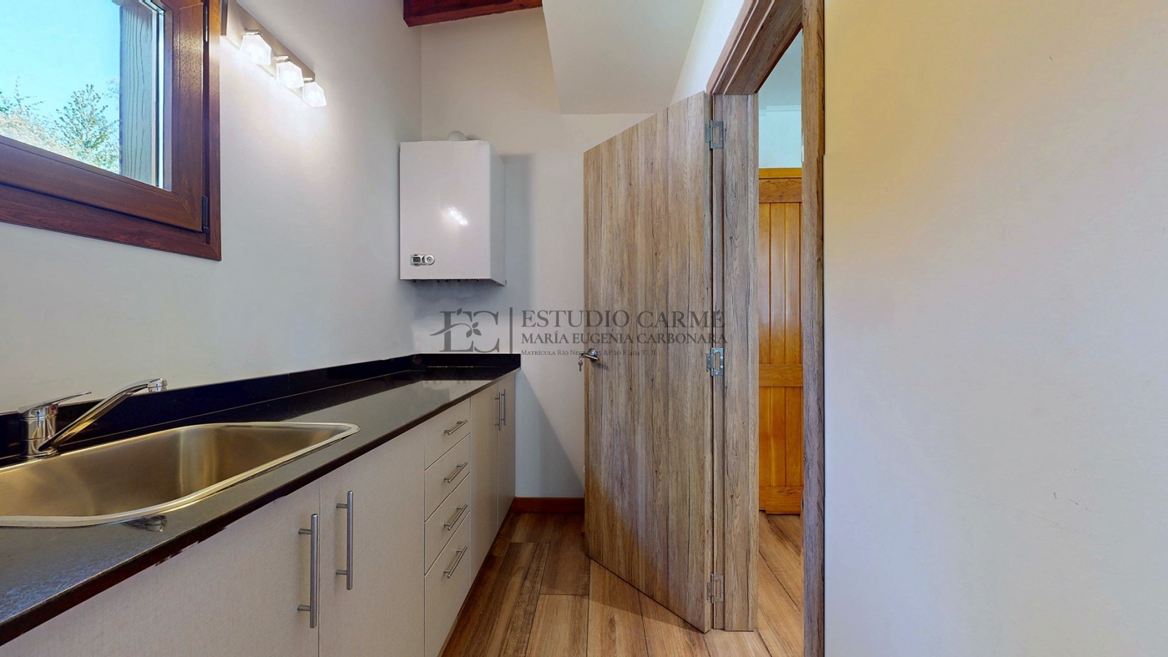 Casa en barrio privado Barrancas de Melipal en venta a 4,5 km del centro de Bariloche con seguridad y pileta