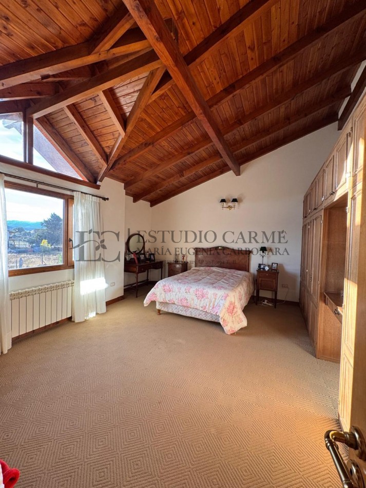 Casa 6 amb + amplio quincho o depto cochera cubierta en Dina Huapi a 15 km de Bariloche zona residencial jardin 