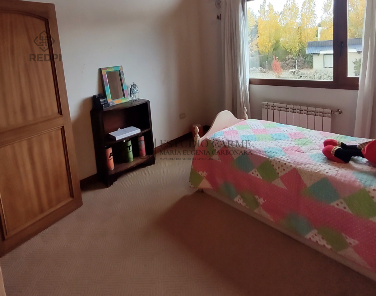 Casa 6 amb + amplio quincho o depto cochera cubierta en Dina Huapi a 15 km de Bariloche zona residencial jardin 