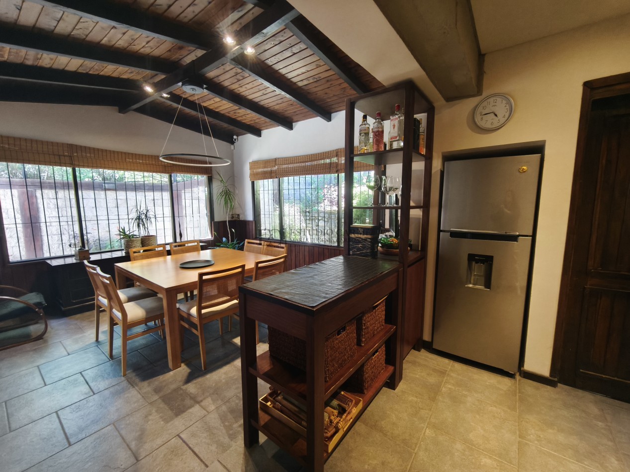 Casa + depto anexo en Barrio La Cascada de Bariloche. Alt. Bustillo Km 6 ideal vivienda y renta turistica venta inversion taller