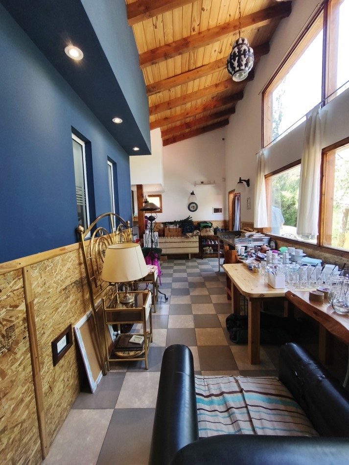 Casa en Lago Moreno con departamento + local u oficina en venta a 100 m de Playa del Viento Bariloche ideal vivienda mas renta turistica y emprendimiento