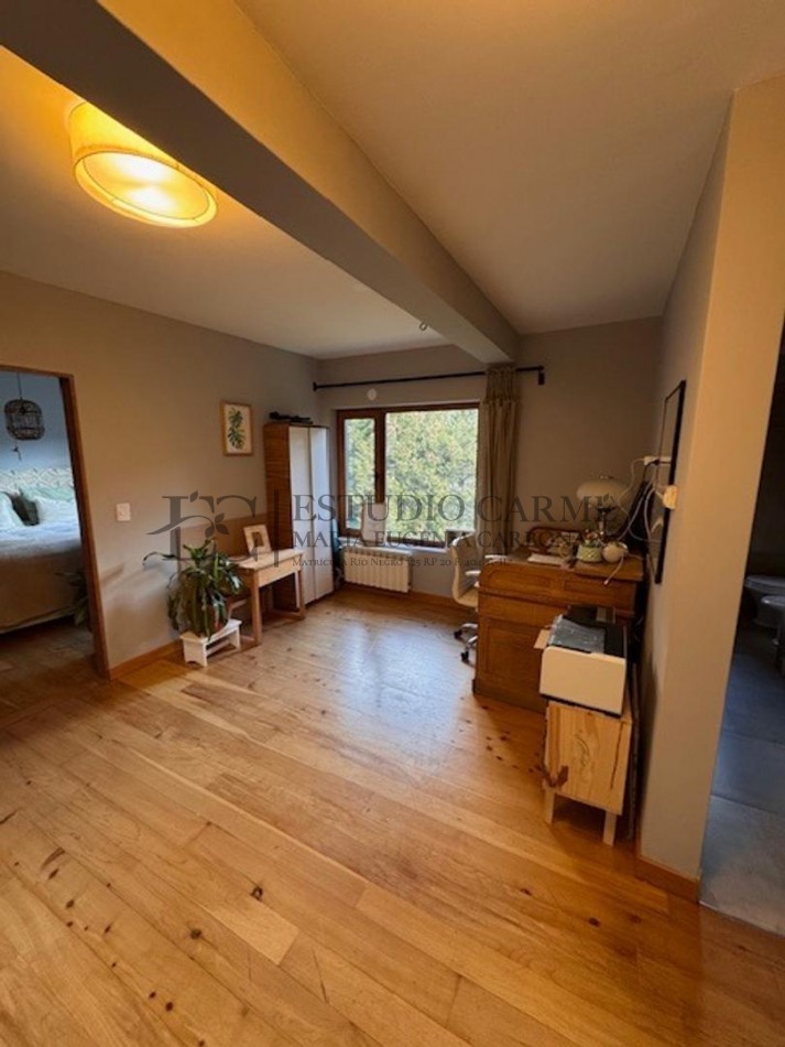 Casa con vista B° cerrado Las Bandurrias, Bariloche, en venta