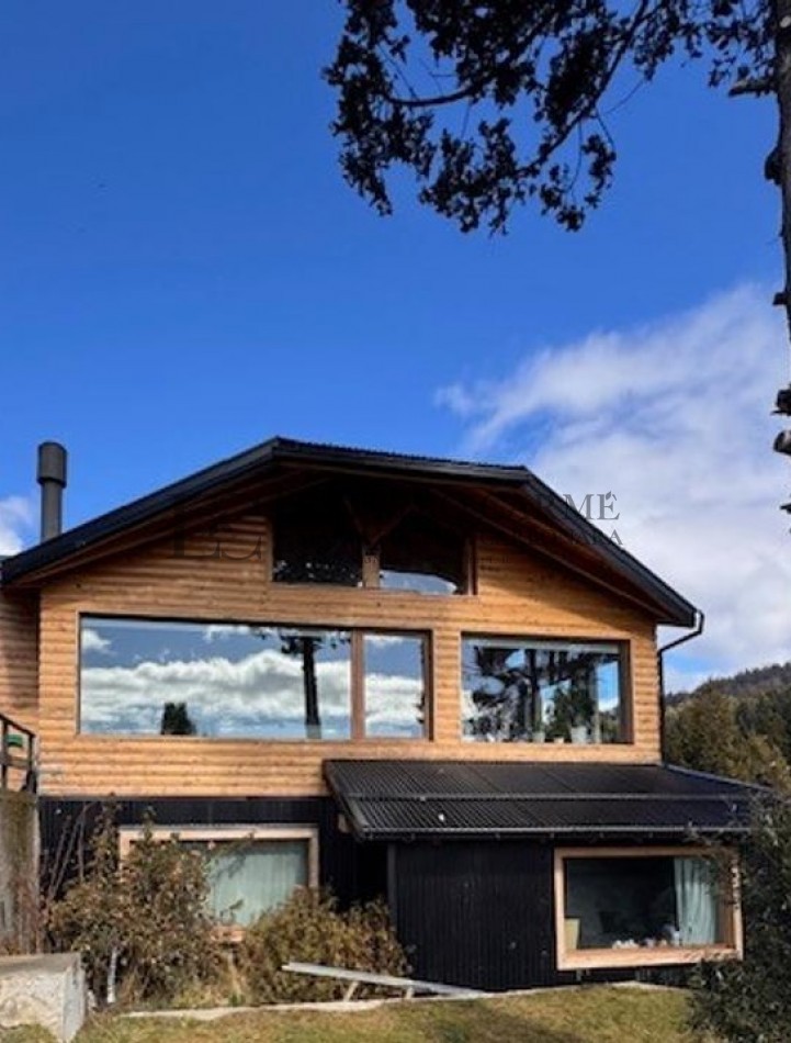 Casa con vista B° cerrado Las Bandurrias, Bariloche, en venta