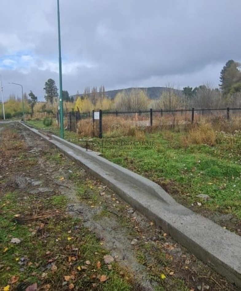 Lote urbano con servicios en nuevo loteo