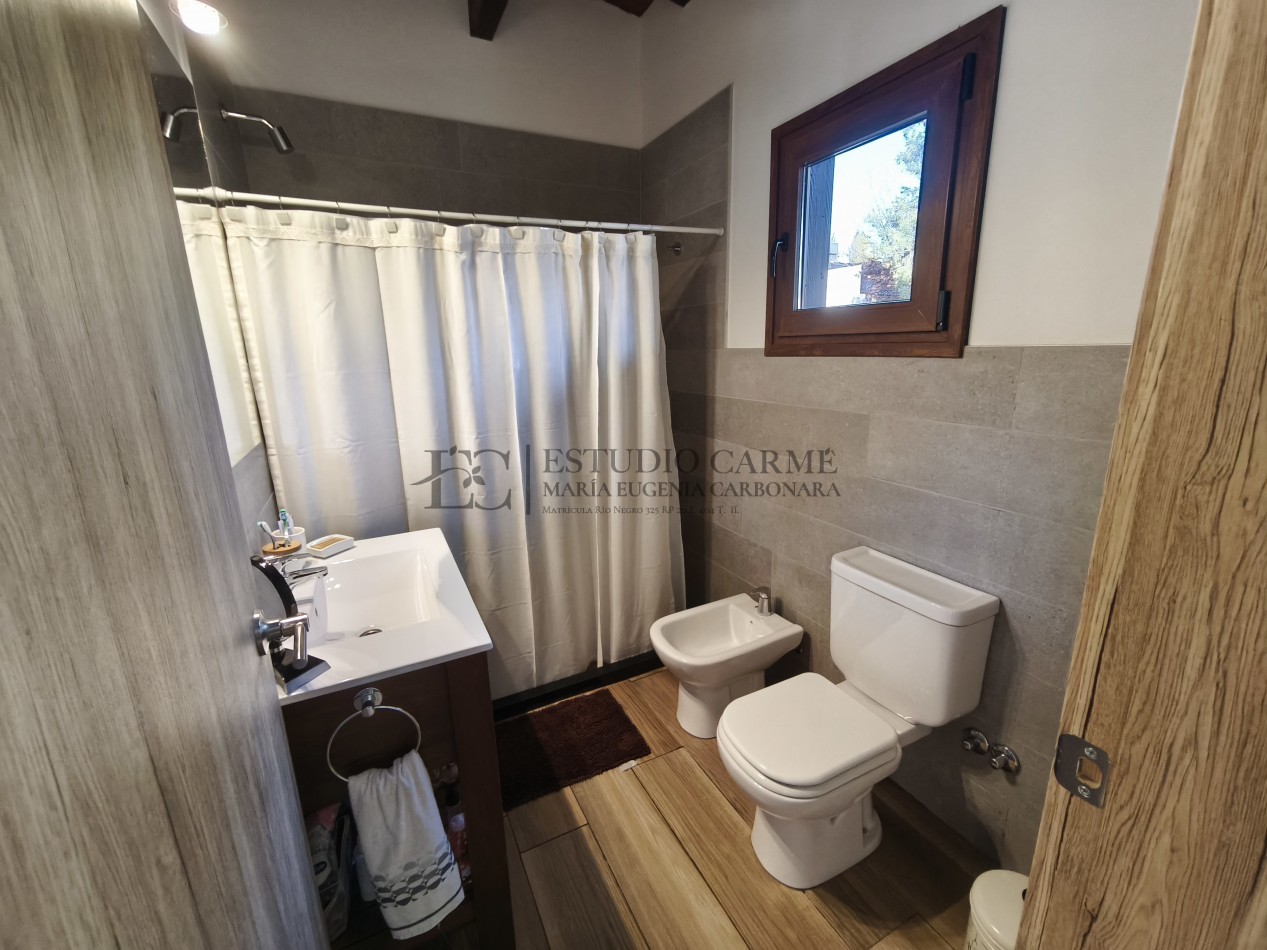 Casa en barrio privado Barrancas de Melipal en venta a 4,5 km del centro de Bariloche con seguridad y pileta