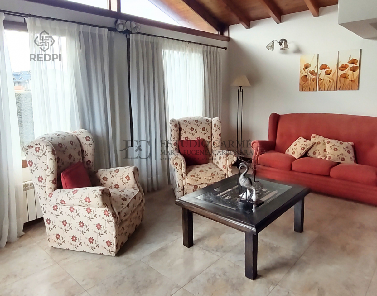 Casa 6 amb + amplio quincho o depto cochera cubierta en Dina Huapi a 15 km de Bariloche zona residencial jardin 