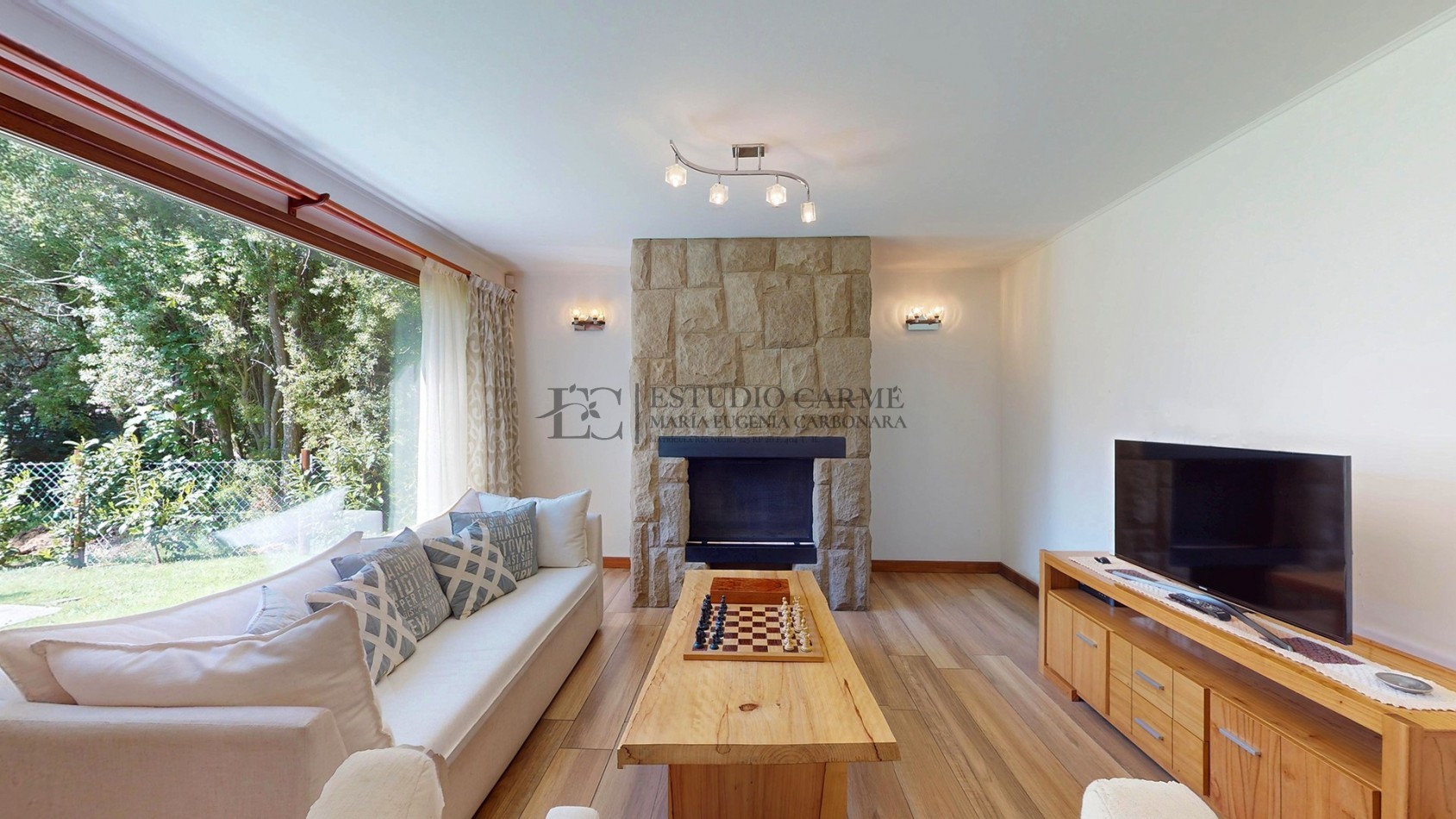 Casa en barrio privado Barrancas de Melipal en venta a 4,5 km del centro de Bariloche con seguridad y pileta