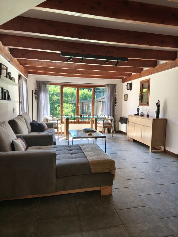 Casa + depto anexo en Barrio La Cascada de Bariloche. Alt. Bustillo Km 6 ideal vivienda y renta turistica venta inversion taller