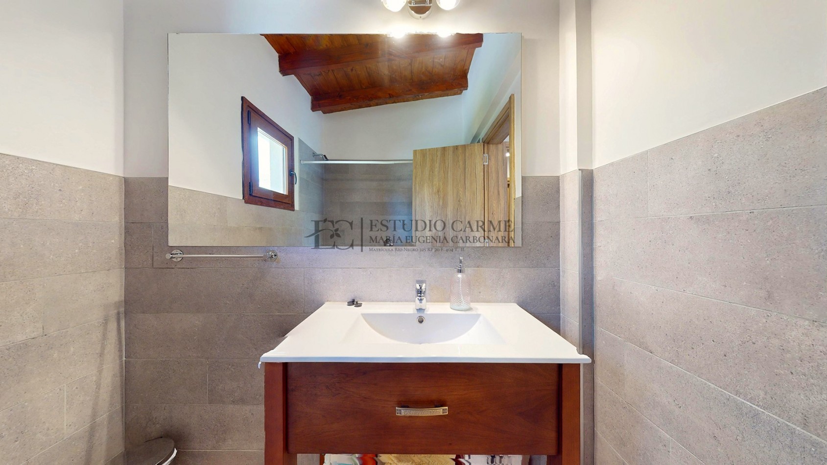 Casa en barrio privado Barrancas de Melipal en venta a 4,5 km del centro de Bariloche con seguridad y pileta