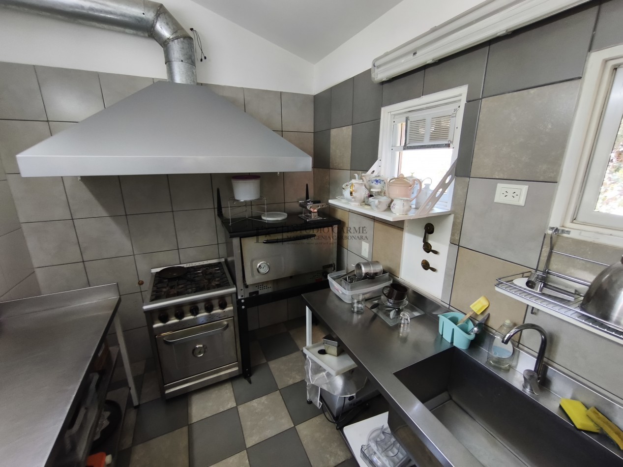 Casa en Lago Moreno con departamento + local u oficina en venta a 100 m de Playa del Viento Bariloche ideal vivienda mas renta turistica y emprendimiento