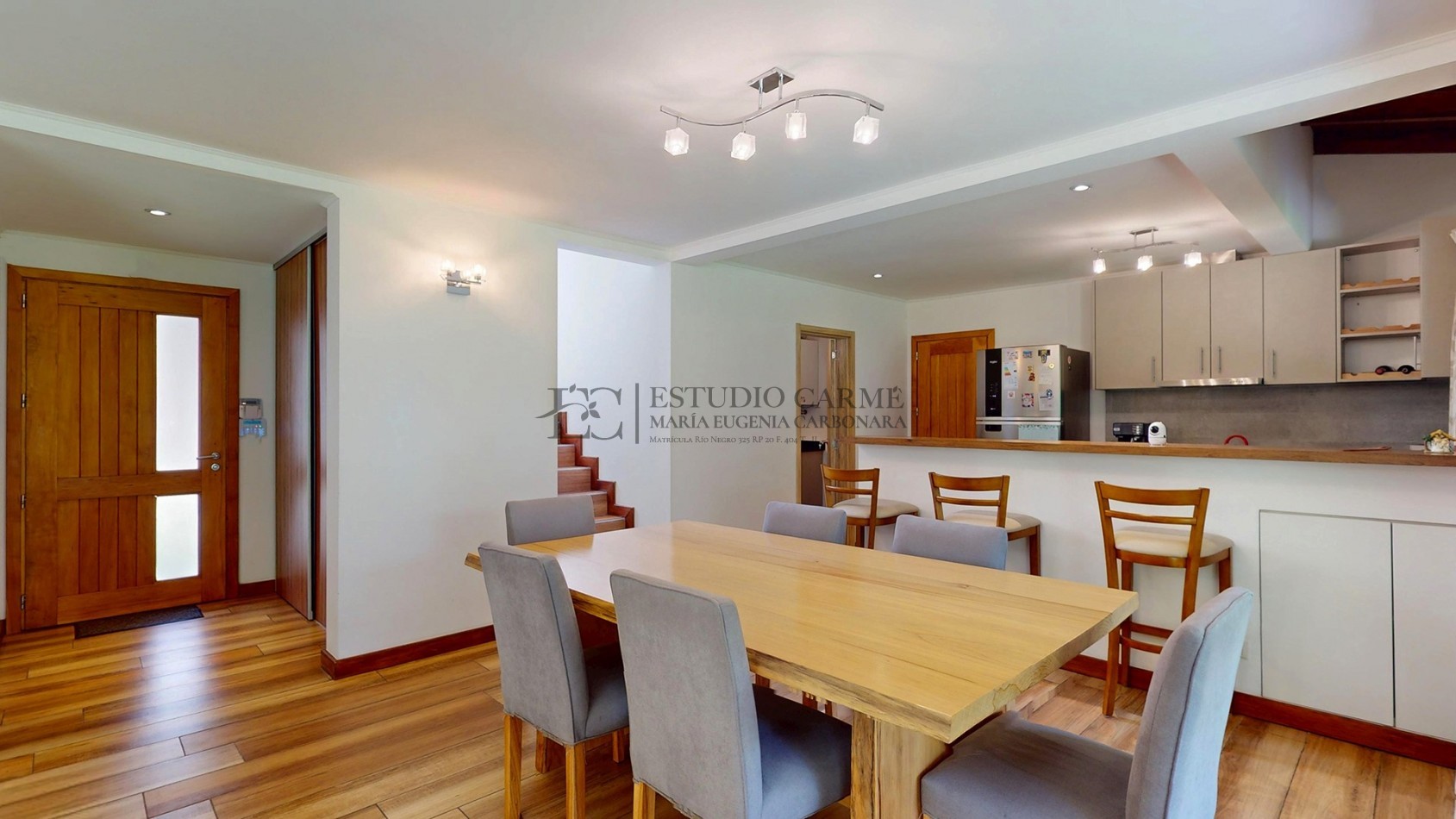 Casa en barrio privado Barrancas de Melipal en venta a 4,5 km del centro de Bariloche con seguridad y pileta