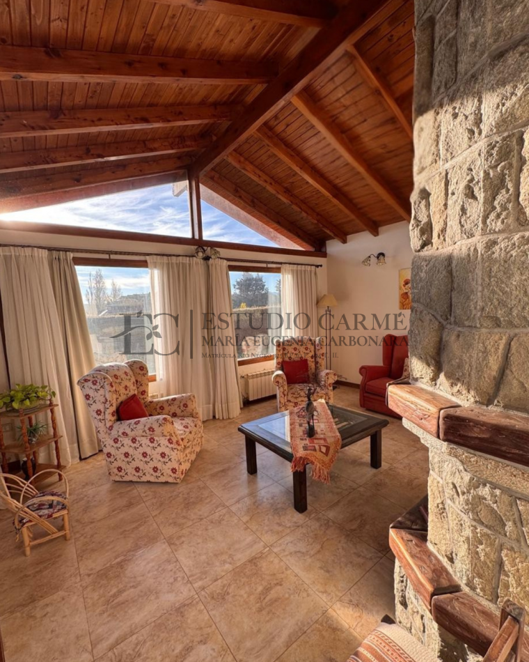 Casa 6 amb + amplio quincho o depto cochera cubierta en Dina Huapi a 15 km de Bariloche zona residencial jardin 