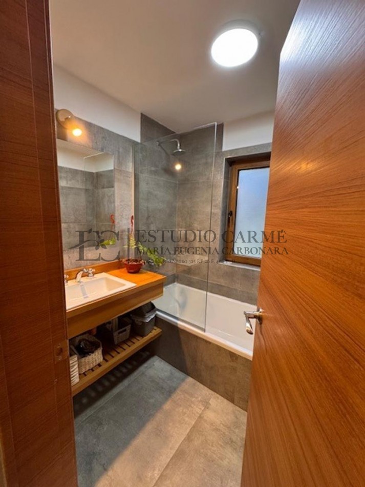 Casa con vista B° cerrado Las Bandurrias, Bariloche, en venta