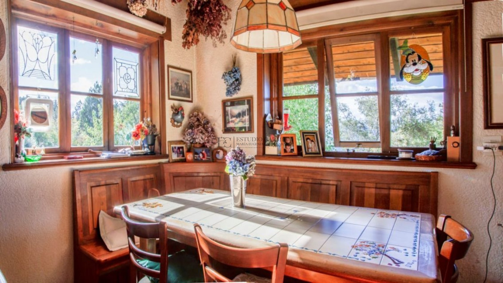 Casa en Melipal Bariloche 6 ambientes jardin  vista parcial al lago Nahuel Huapi posibilidad de quinto dormitorio o dependencia