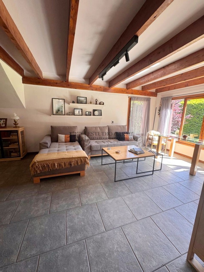 Casa + depto anexo en Barrio La Cascada de Bariloche. Alt. Bustillo Km 6 ideal vivienda y renta turistica venta inversion taller