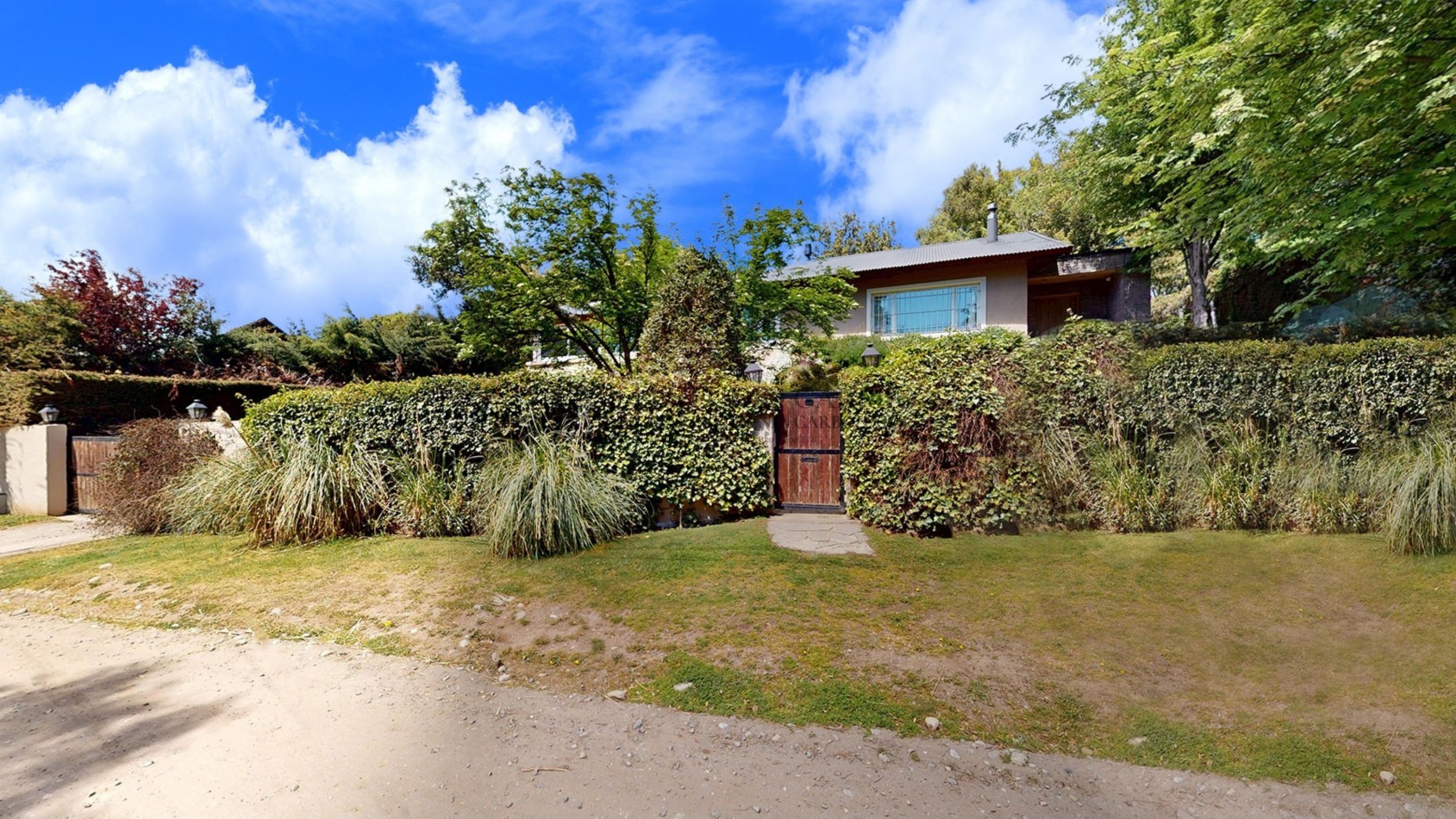 Amplia casa con pileta en La Cascada, Bariloche, en venta