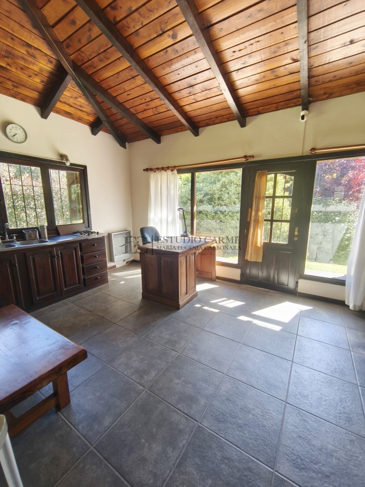 Casa + depto anexo en Barrio La Cascada de Bariloche. Alt. Bustillo Km 6 ideal vivienda y renta turistica venta inversion taller