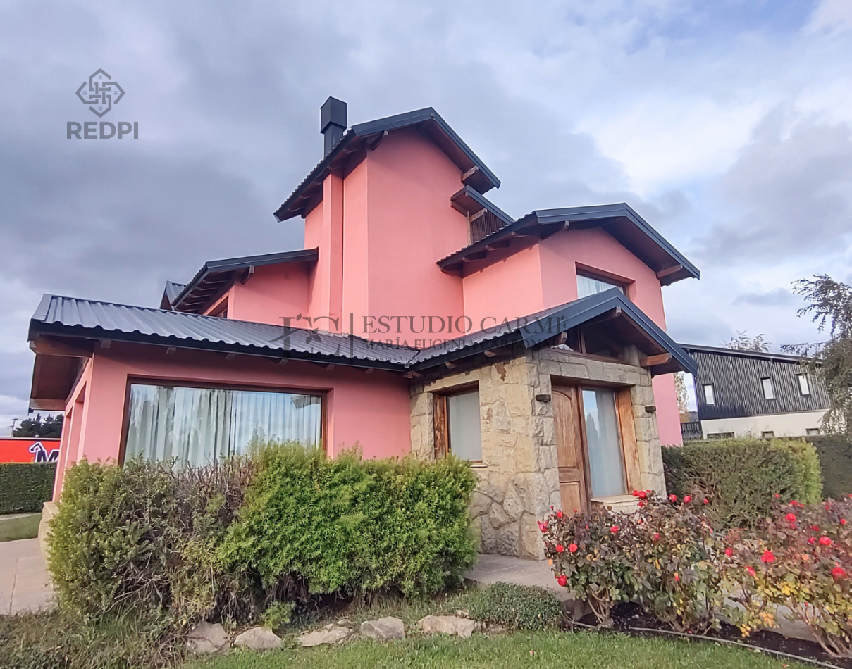 Casa 6 amb + amplio quincho o depto cochera cubierta en Dina Huapi a 15 km de Bariloche zona residencial jardin 