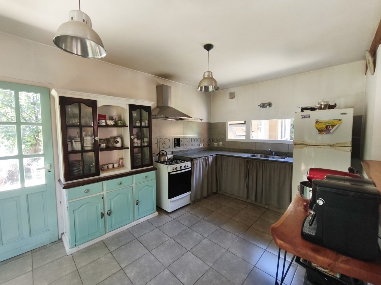 Casa en Lago Moreno con departamento + local u oficina en venta a 100 m de Playa del Viento Bariloche ideal vivienda mas renta turistica y emprendimiento