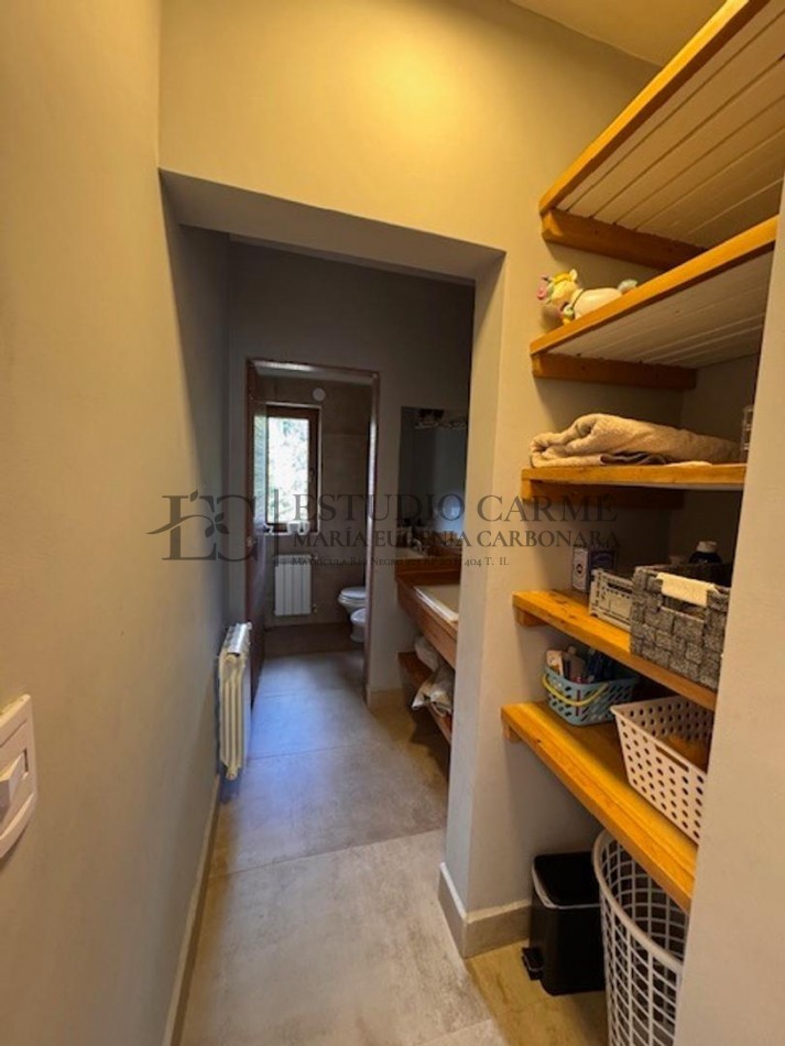 Casa con vista B° cerrado Las Bandurrias, Bariloche, en venta