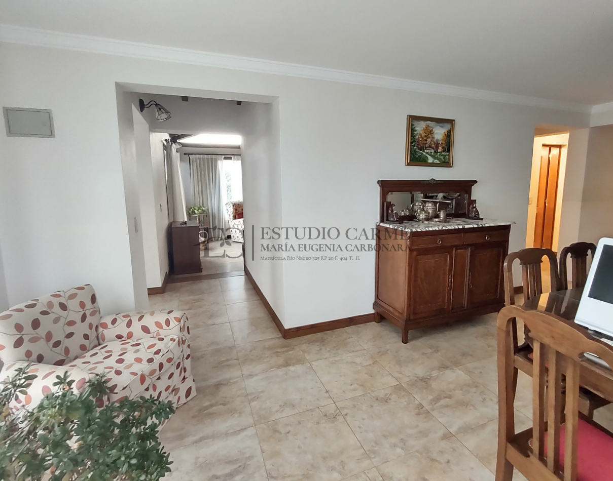 Casa 6 amb + amplio quincho o depto cochera cubierta en Dina Huapi a 15 km de Bariloche zona residencial jardin 