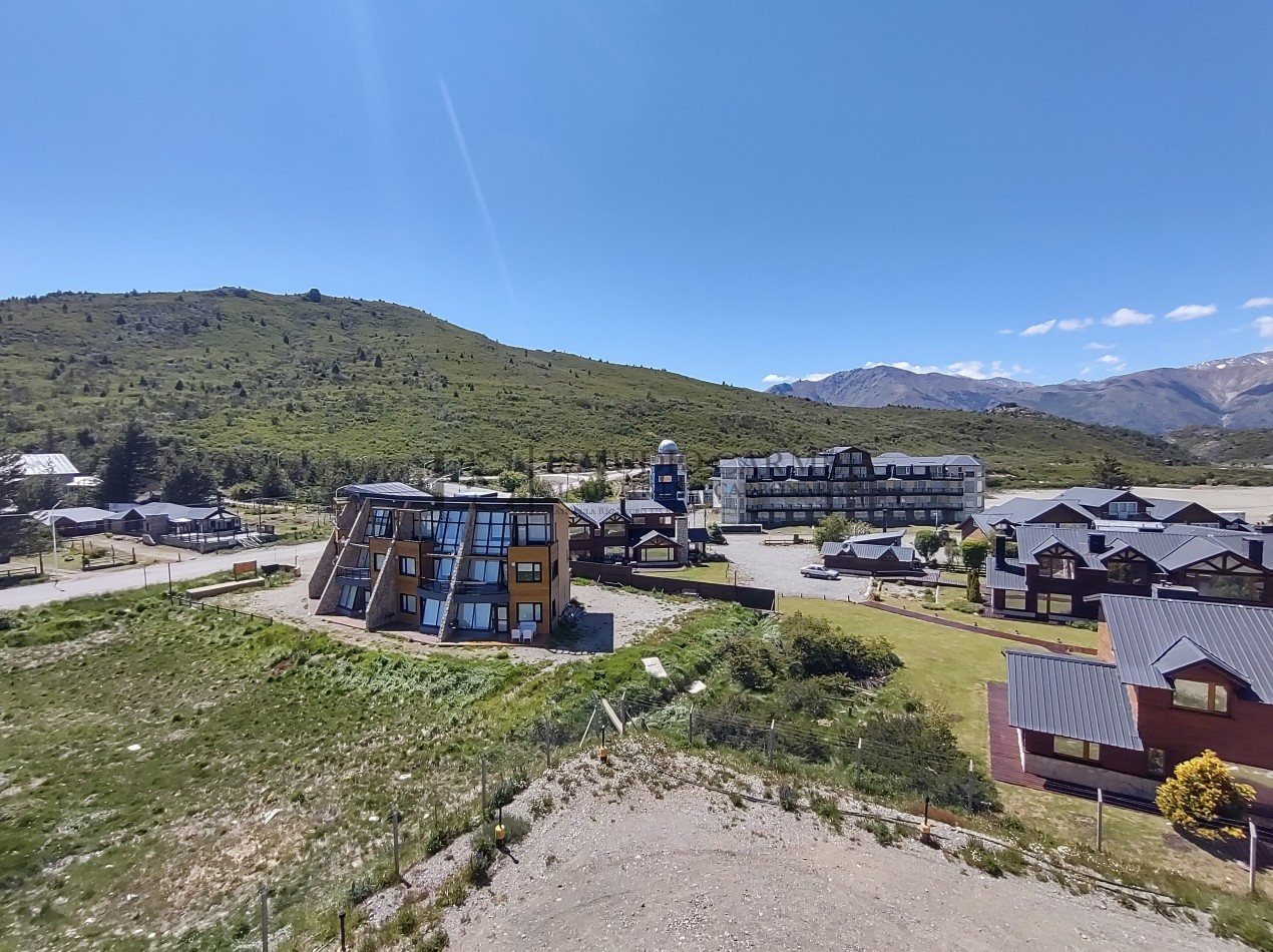 Departamento amoblado en Village Condo, Villa Catedral edif con spa, piscina cubierta gimnasio, jacuzzi. En venta apto turismo. Bariloche 