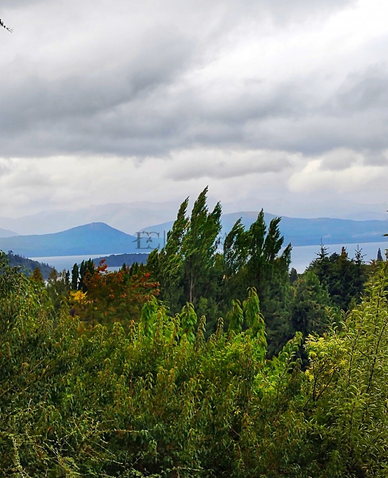 Vista al lago en San Ignacio del Cerro, casa en venta en Bariloche amoblada 