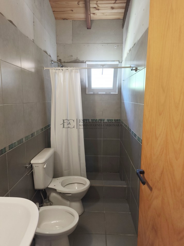 Casa en Lago Moreno con departamento + local u oficina en venta a 100 m de Playa del Viento Bariloche ideal vivienda mas renta turistica y emprendimiento