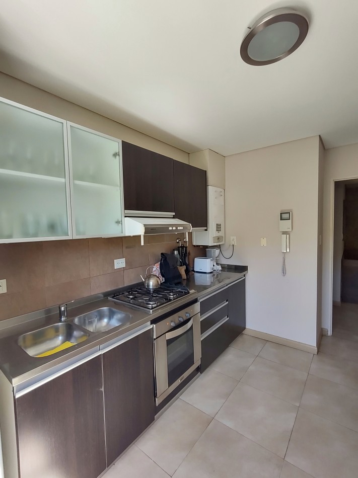 Departamento amoblado en Village Condo, Villa Catedral edif con spa, piscina cubierta gimnasio, jacuzzi. En venta apto turismo. Bariloche 