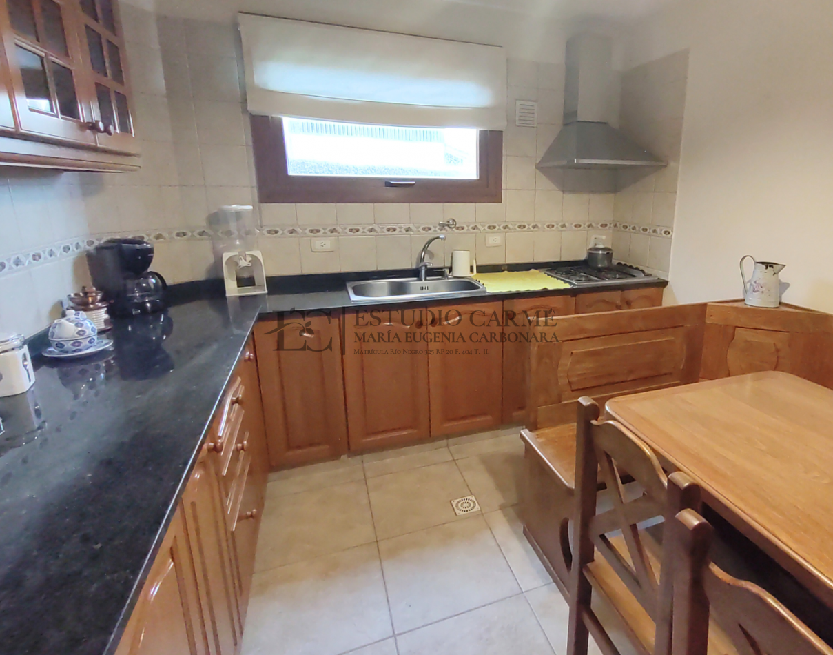 Casa 6 amb + amplio quincho o depto con garage en Dina Huapi a 15 km de Bariloche zona residencial jardin 