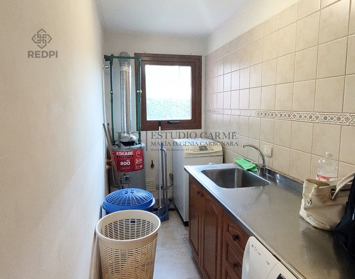 Casa 6 amb + amplio quincho o depto con garage en Dina Huapi a 15 km de Bariloche zona residencial jardin 