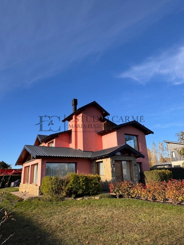 Casa 6 amb + amplio quincho o depto con garage en Dina Huapi a 15 km de Bariloche zona residencial jardin 