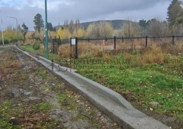 Lote urbano con servicios en nuevo loteo