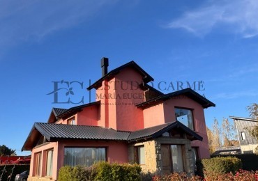 Casa 6 amb + amplio quincho o depto con garage en Dina Huapi a 15 km de Bariloche zona residencial jardin 